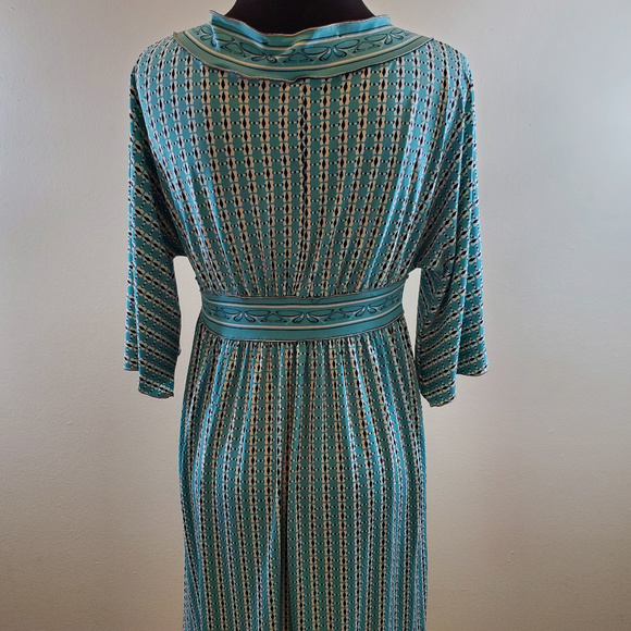 Max Studio 3/4 Sleeve Printed V Neck Dress - Picture 4 of 4